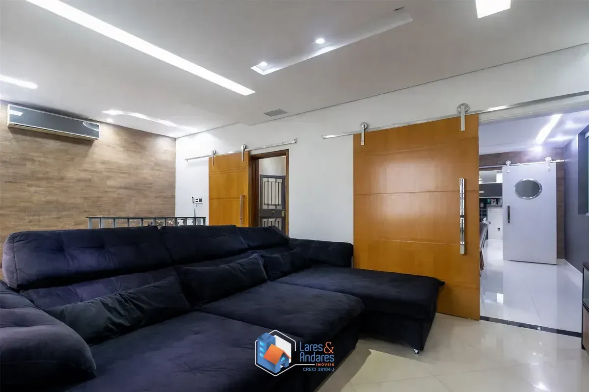 Imagem Sobrado para venda em Vila Madalena com 4 quartos, sendo 2 suítes, 299m²