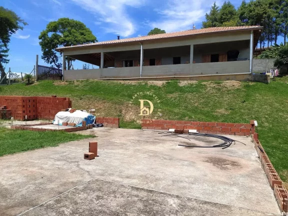 Imagem CHÁCARA - 2500 M² - BAIRRO SÃO JOÃO - SJCAMPOS - 4 DORMITÓRIOS (1 SUÍTE)