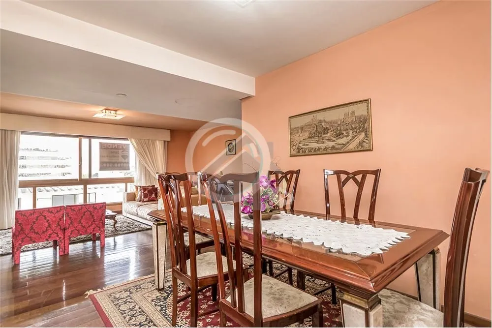 Imagem Apartamento amplo, com 151 m² de área útil com 3 dormitórios, sendo 1 suítes, banheiro social, ...