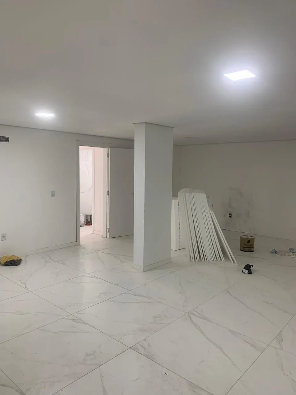 Imagem Casa com 3 dormitórios e suíte à Venda no Bairro Medianeira - Porto Alegre/RS