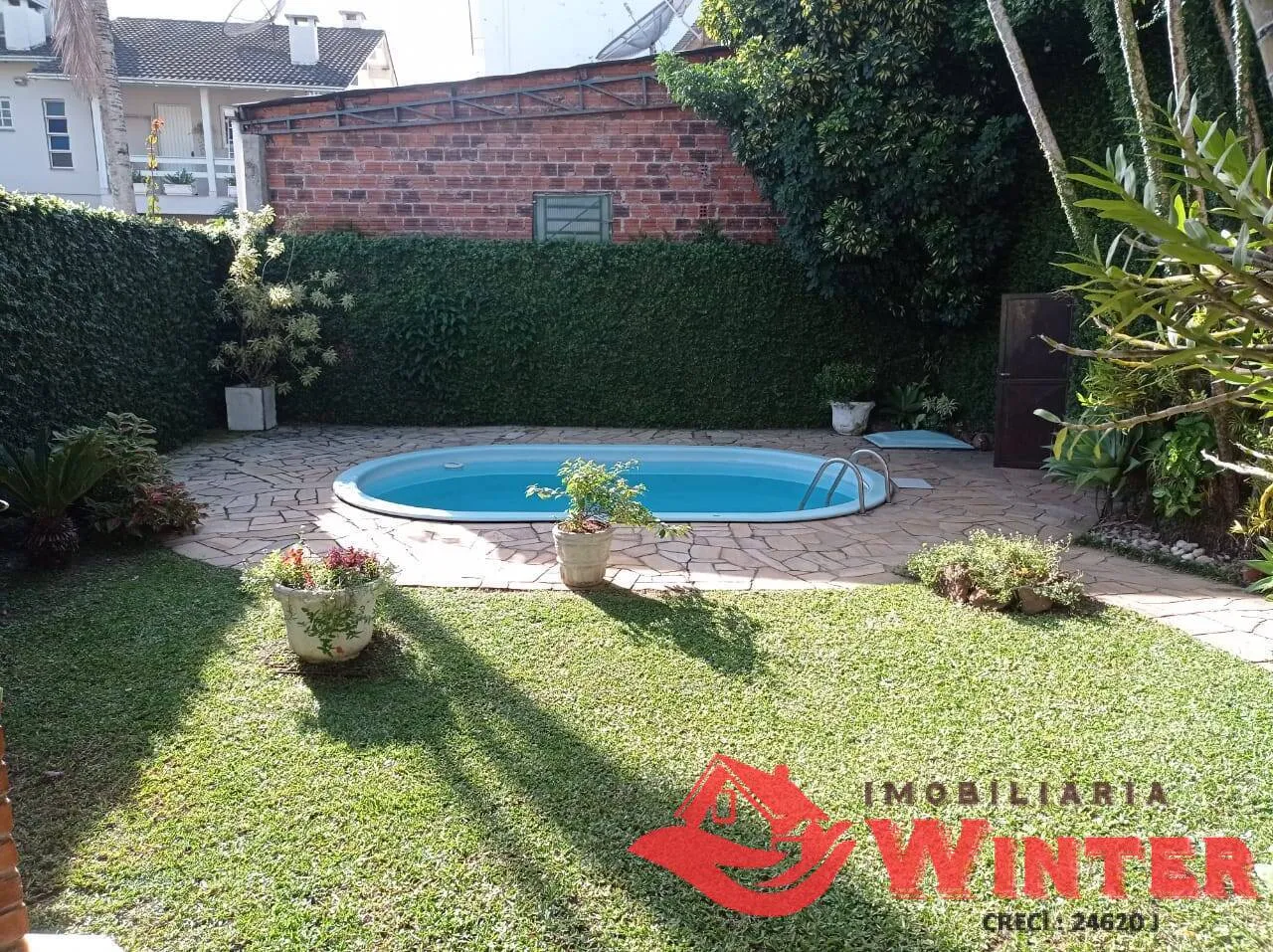 Imagem Casa com piscina no centro de Feliz