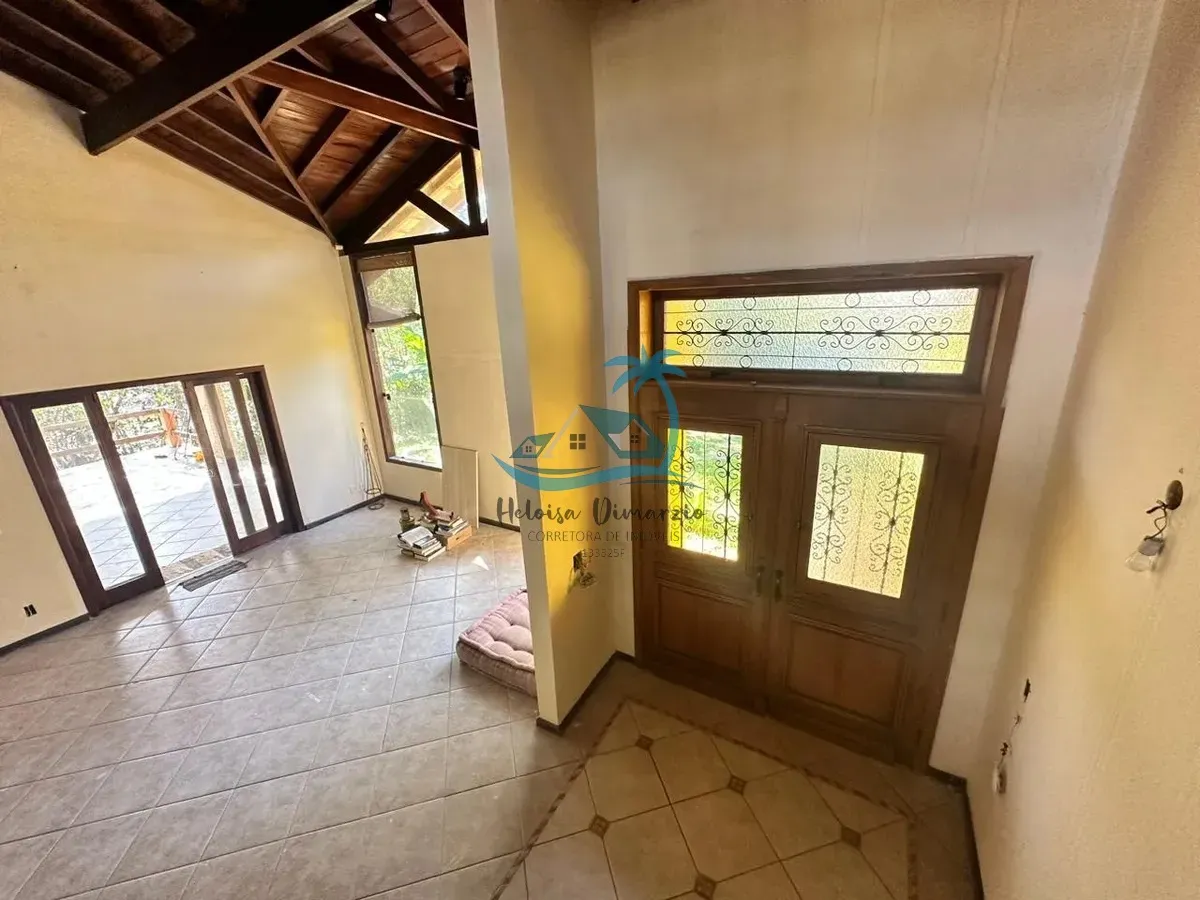 Imagem Casa de alto padrão à venda em condomínio fechado (Jardim Costa Azul) em Ubatuba