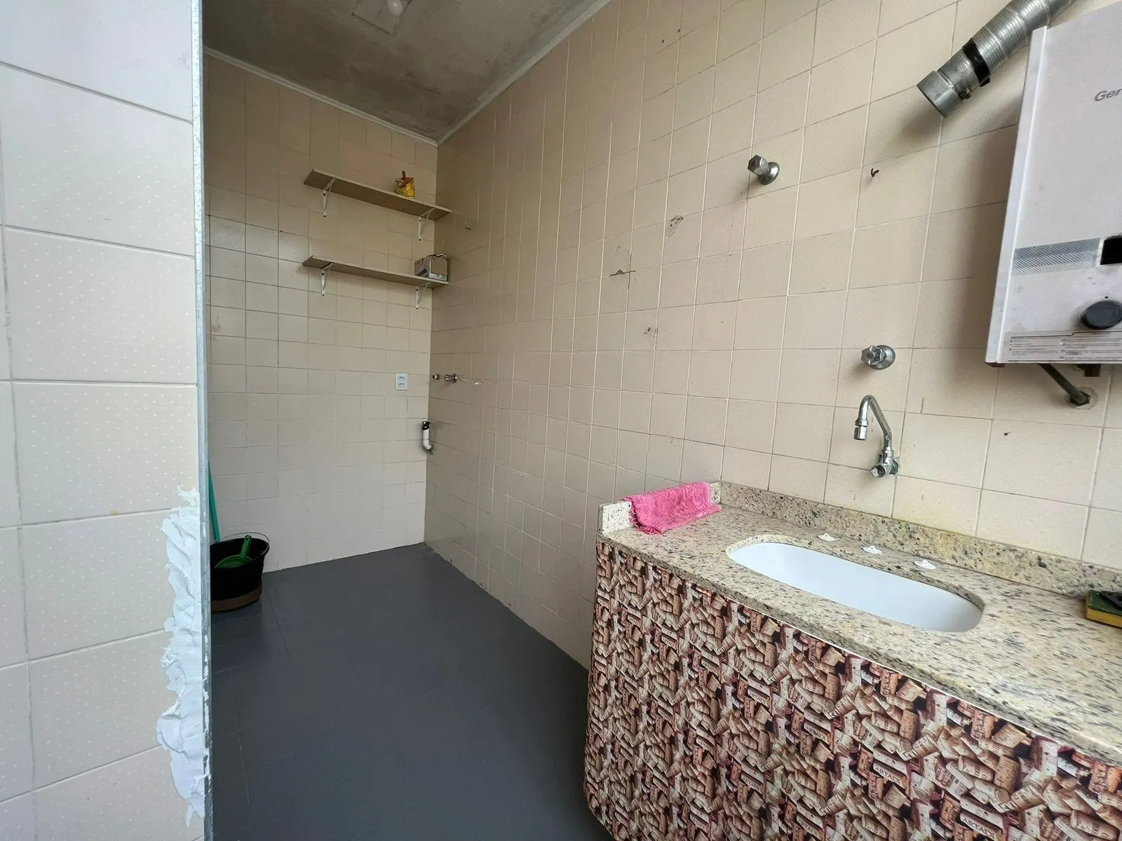 Imagem Apartamento de 3 dormitórios á venda no Bairro Rio Branco, Porto Alegre.
