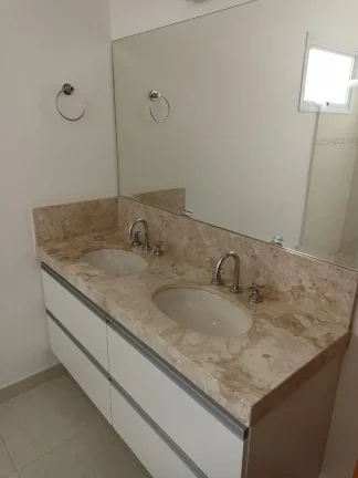 Imagem Linda casa térrea feita pelo atual proprietário. Com piscina. 300m2ac 600m2at. Documentação pronta para financiamento. Climatizada