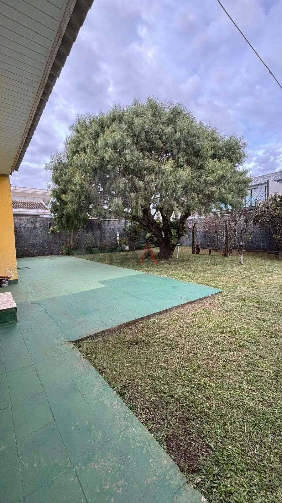 Imagem Casa Aconchegante de Madeira com Terreno à Venda - Santana, Guarapuava - PR