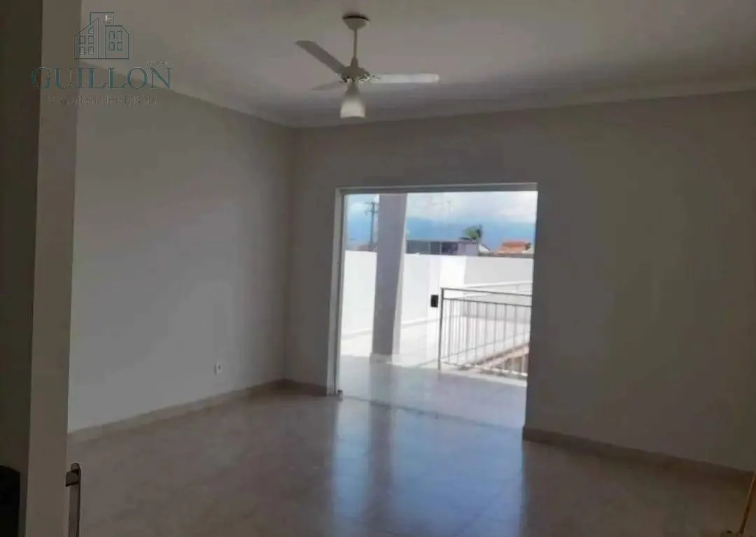 Imagem Sobrado de Alto Padrão com Piscina e Área Gourmet - Apenas 2 km do Centro
