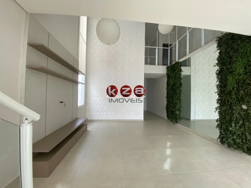 Imagem Lindo imóvel à venda em Valinhos-SP: Casa com 3 quartos, 3 suítes, 2 salas, 5 banheiros, 4 vagas de garagem e 259,29m² de área.