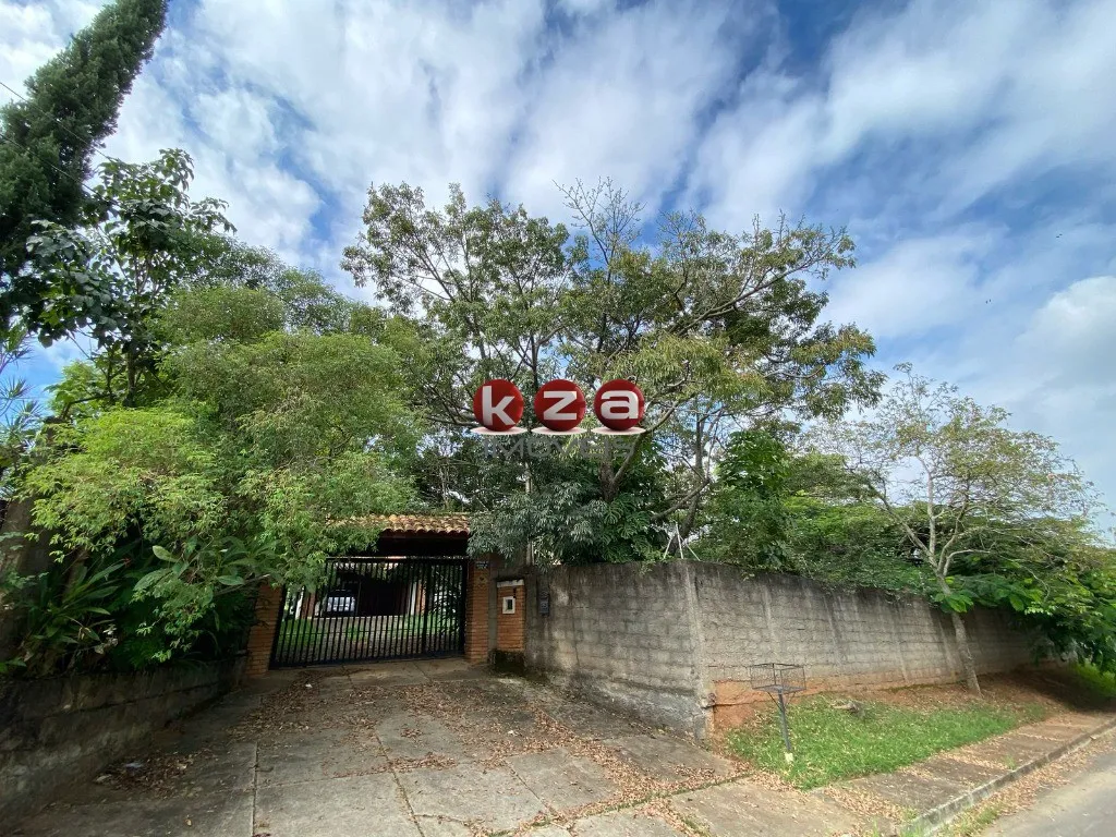 Imagem Chácara de luxo à venda em Valinhos-SP, com 4 quartos, 4 suítes e 15 vagas de garagem!