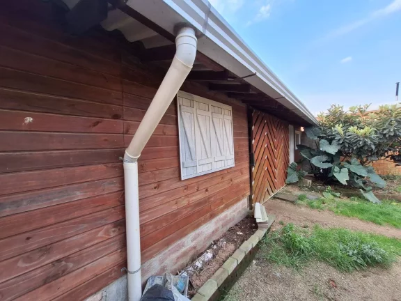 Imagem Casa mista a venda, 2 quartos, 2 banheiros, garagem, Tarumã, Viamão/RS.