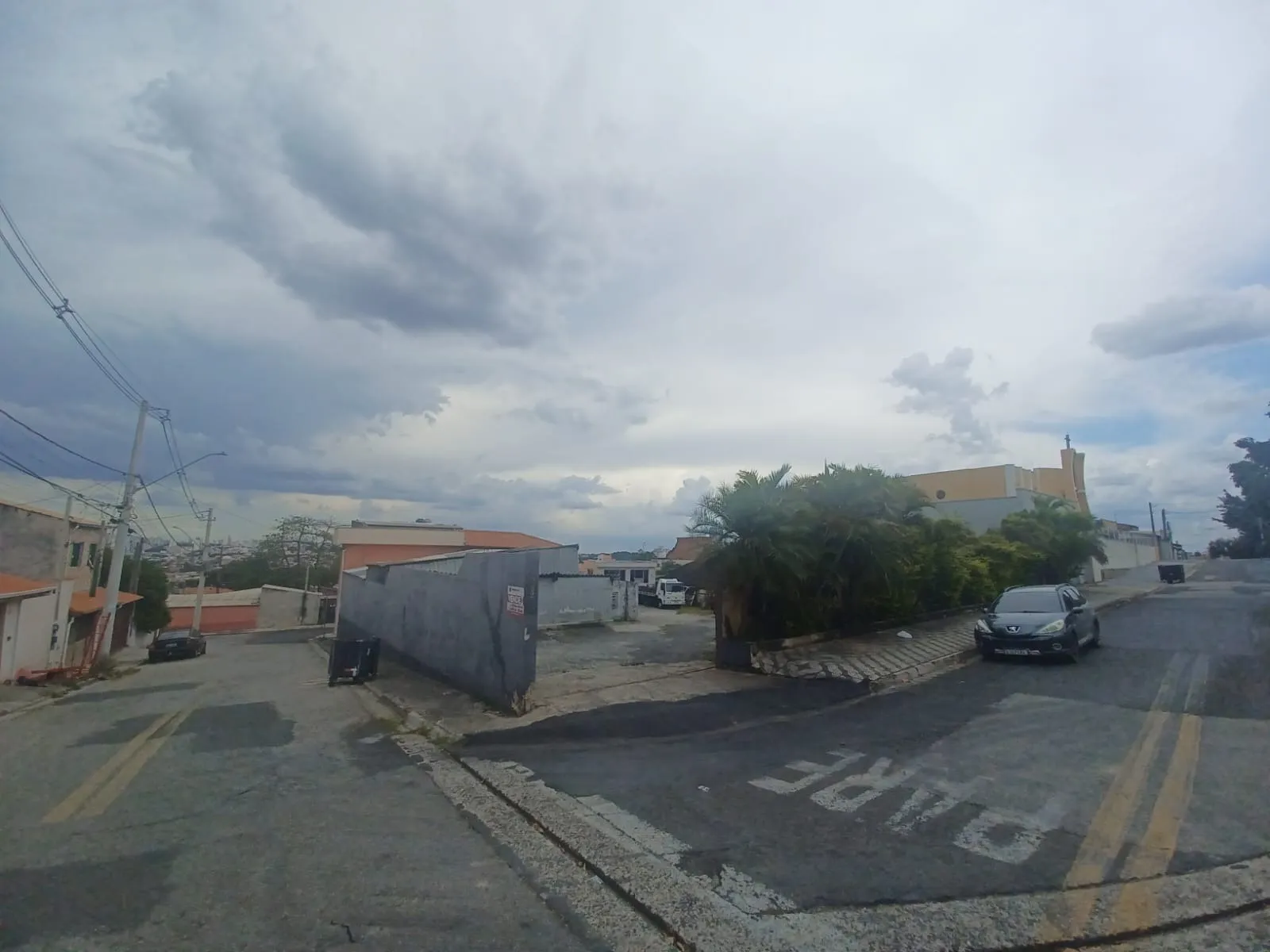 Imagem TERRENO DE 360 m² REGIÃO DA ZONA LESTE SOROCABA - EXCELENTE LOCALIZAÇÃO