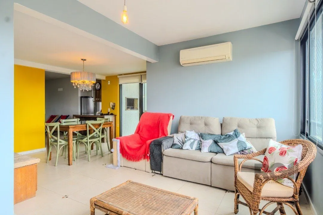 Imagem Cobertura Horizontal, 3 quartos, 1 suite, piscina, condominio com infra, 2 vagas - Bairro Tristeza
