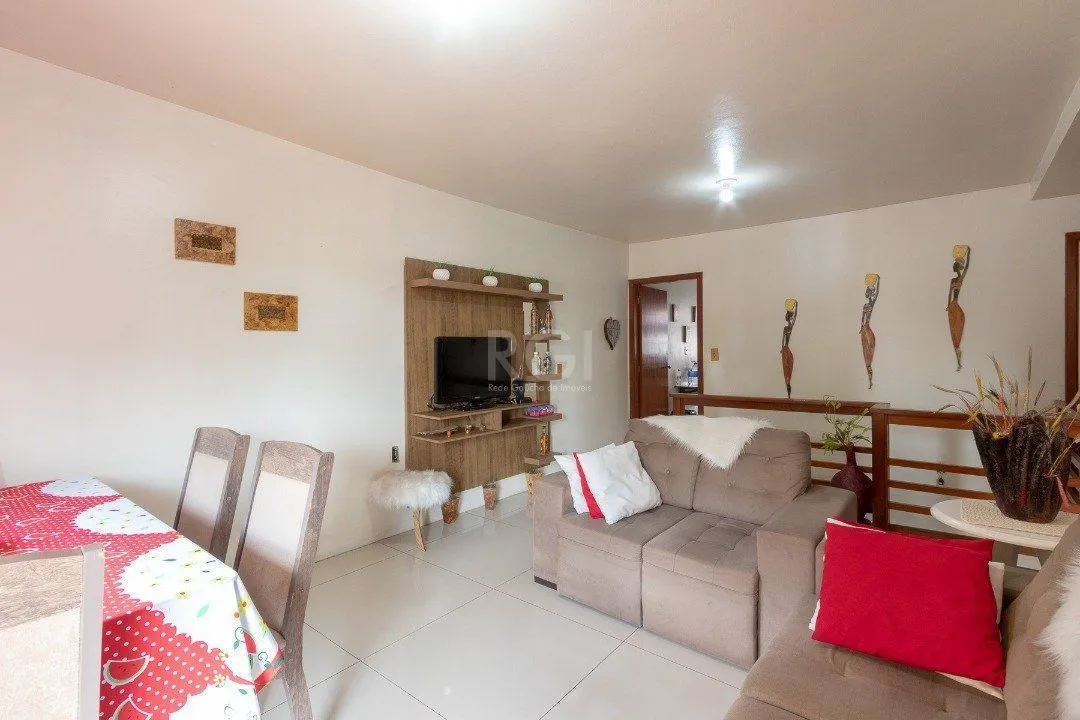 Imagem Casa para Venda - 161m², 3 dormitórios, 3 vagas - Nonoai