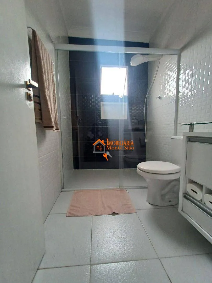 Imagem Sobrado com 3 dormitórios à venda, 275 m² por R$ 600.000,00 - Cocaia - Guarulhos/SP
