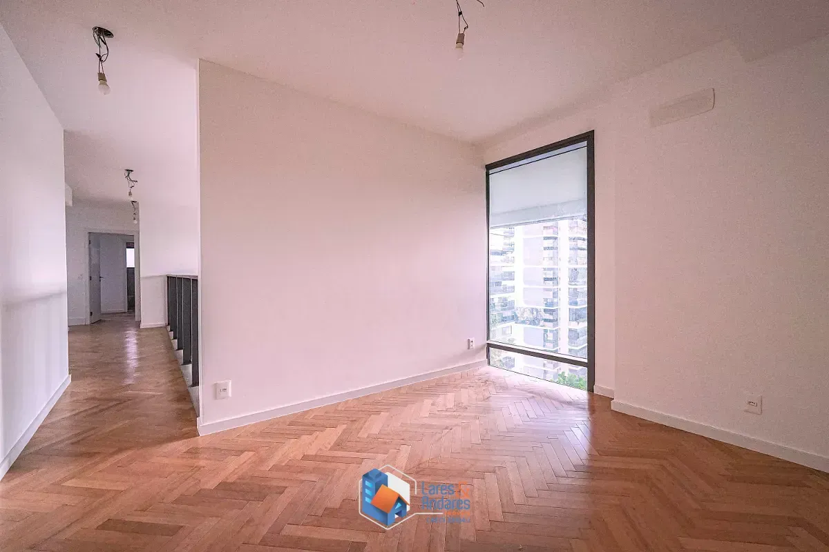 Imagem Duplex para venda em Jardim Fonte do Morumbi com 4 quartos, sendo 4 suítes, 325m²