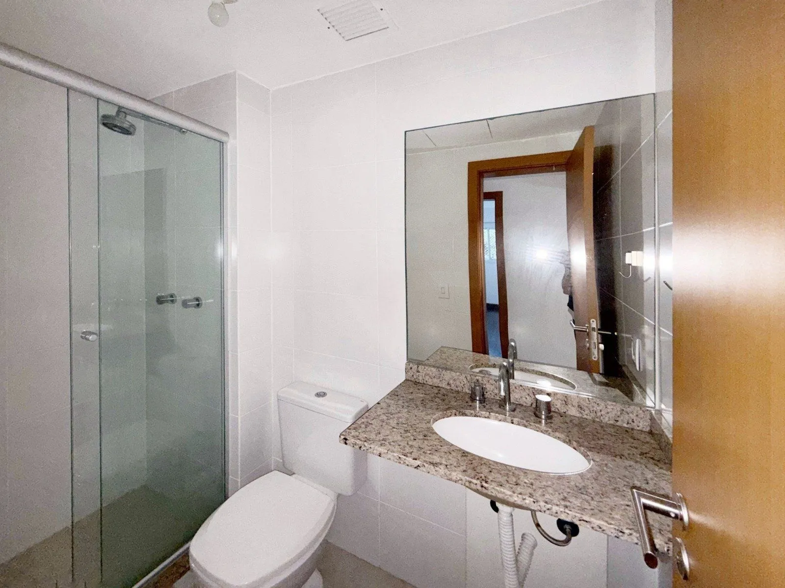 Imagem Apartamento com 2 dormitórios, sendo 1 suíte, e sala ampla com ambientes integrados - Condomínio Residencial Sucre