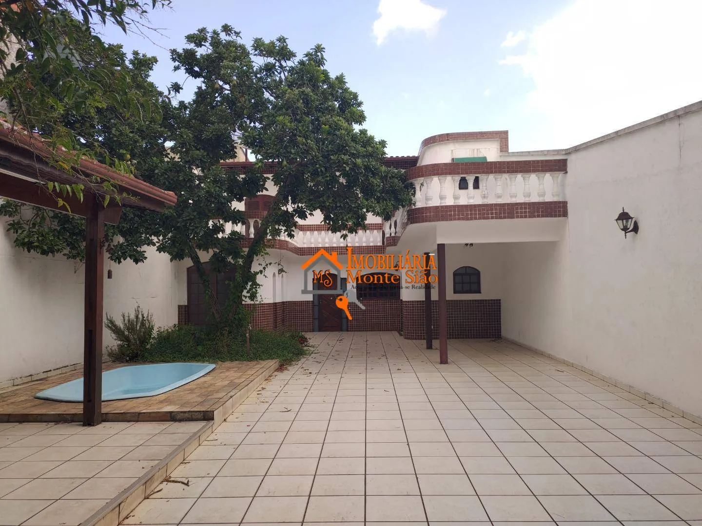 Foto do imóvel Sobrado com 2 dormitórios à venda, 250 m² por R$ 739.000,00 - Vila Barros - Guarulhos/SP