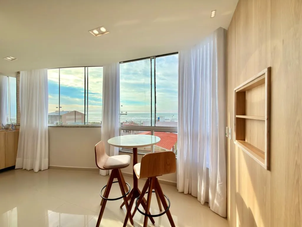Foto do imóvel: Apartamento 2 Dormitórios - Bairro Zona Nova em Avenida Beira Mar