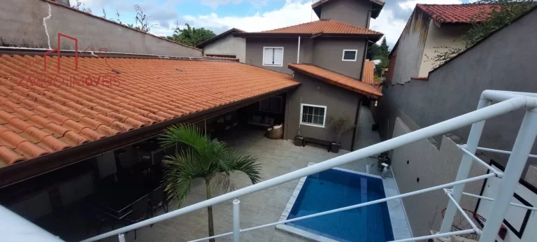Imagem Belíssima casa a 800m do centro de Embu-Guaçu.