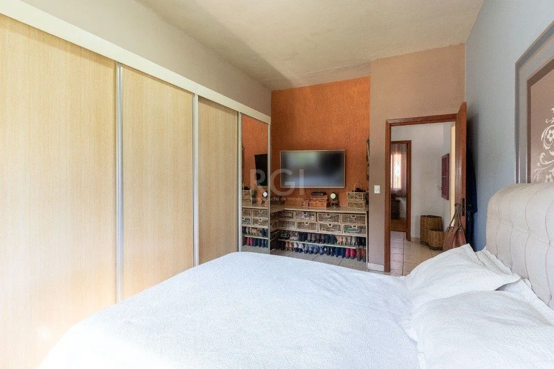 Imagem Casa para Venda - 250m², 3 dormitórios, sendo 1 suites, 3 vagas - Tristeza