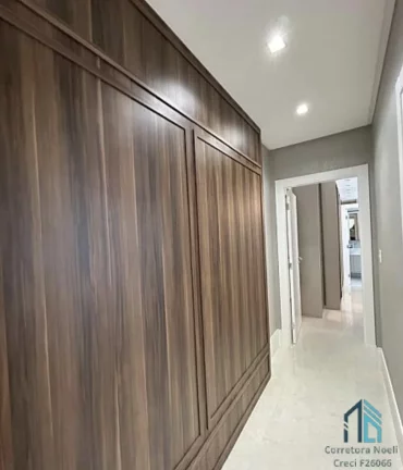 Imagem Apartamento Frente Mar, Semi mobiliado, 04 suítes, 04 vagas, Meia Praia em Itapema - SC