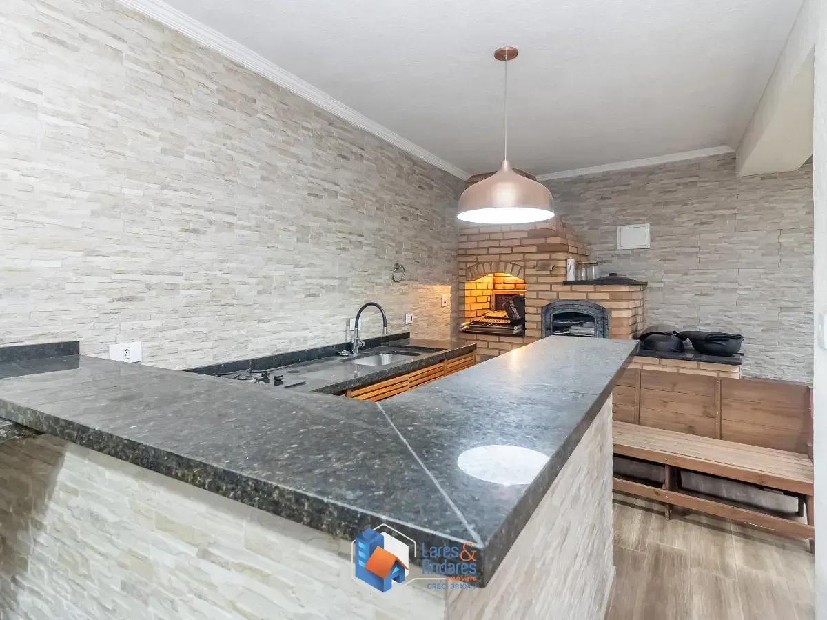 Imagem Sobrado para venda em Vila Guedes com 3 quartos, sendo 3 suítes, 196m²