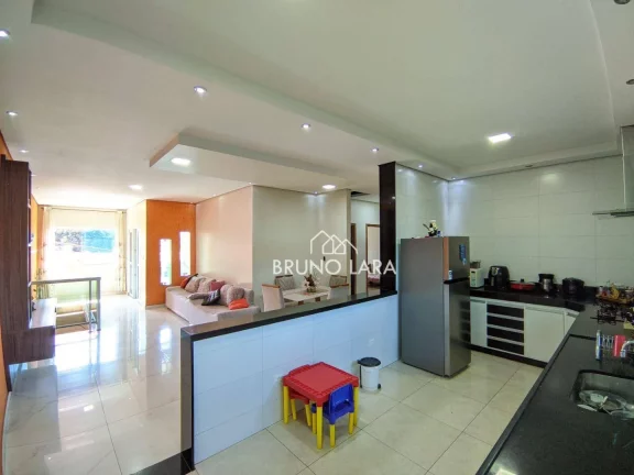 Imagem Casa com 3 dormitórios à venda, 300 m², Juscelino Kubitschek - Igarapé/MG