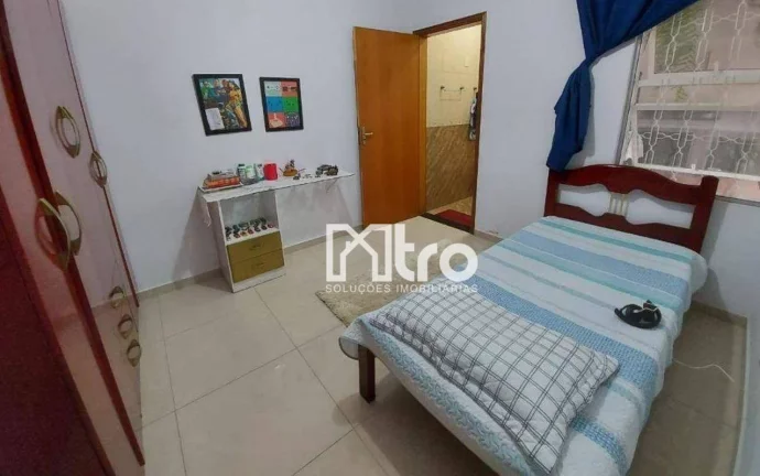 Imagem Casa com 5 dormitórios à venda, 266 m² por R$ 600.000,00 - Santa Rita - Guaratinguetá/SP
