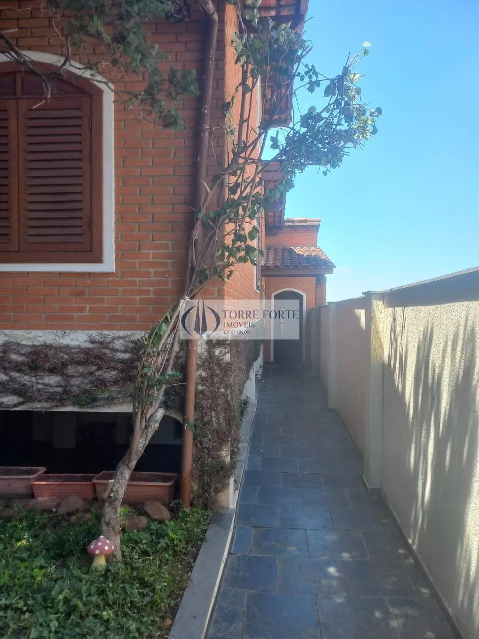 Imagem Excelente sobrado, 340 m² 7 dormitórios sendo 3 suítes 4 vagas, em Santana