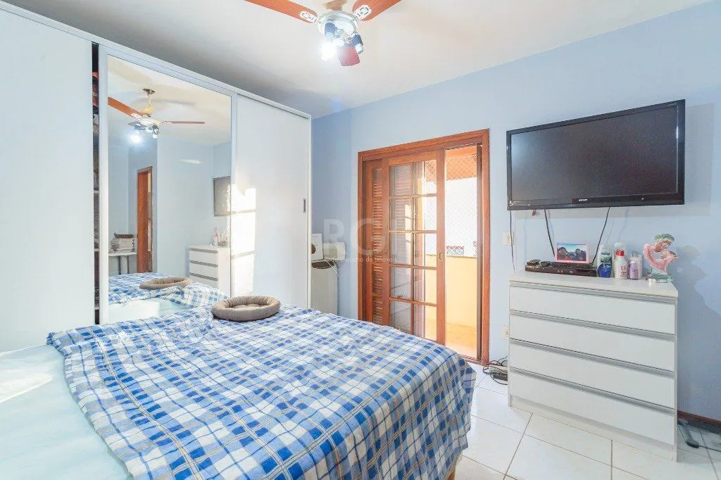 Imagem Casa 160m² - 3 dormitórios, 1 suíte, churrasqueira, terraço e 2 vagas de garagem no Guarujá