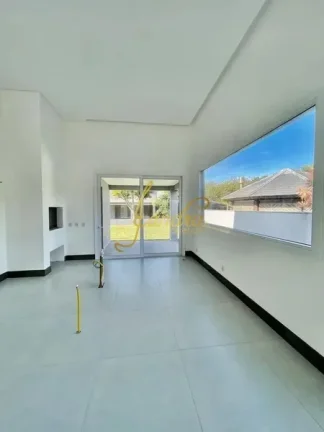 Imagem Casa térrea em condomínio fechado com 04 suites