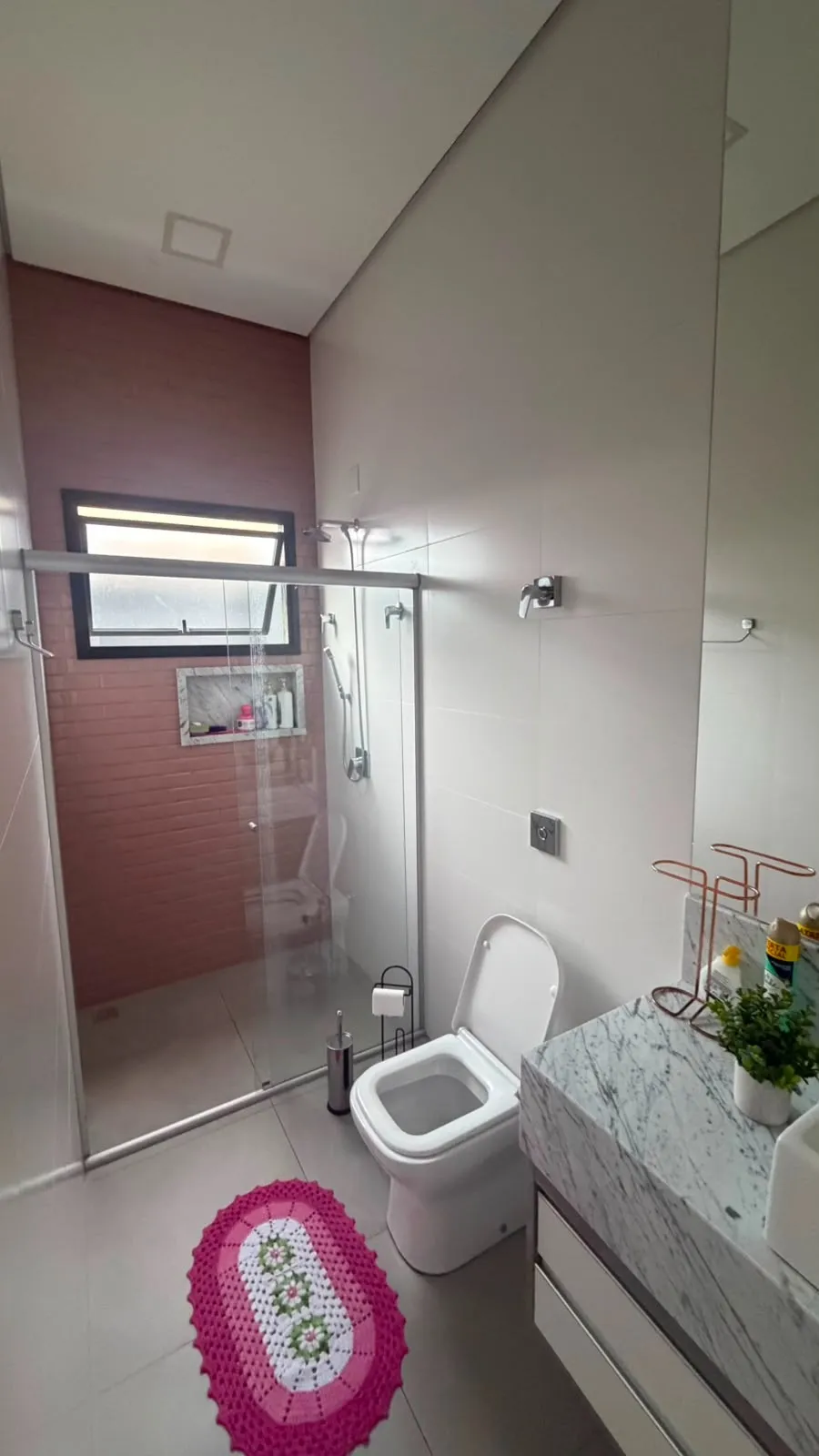 Imagem Casa de Alto Padrão à Venda no Village Ipanema I, Araçoiaba da Serra. 1.030 m² de terreno | 313 m² construídos | 3 suítes | 4 vagas | Piscina aquecida