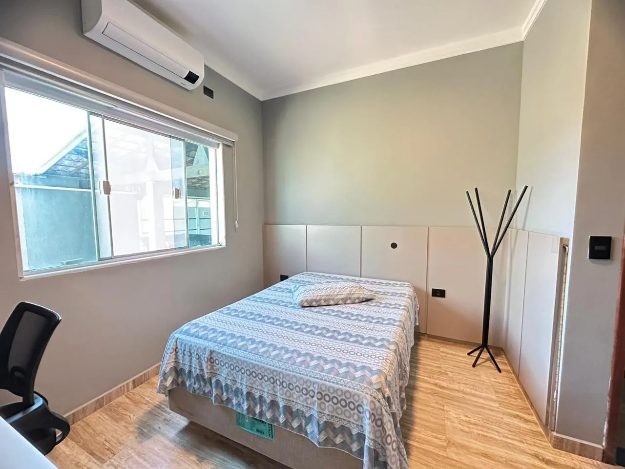 Imagem Casa para Venda em Itanhaém, Jardim Suarão (Praia), 3 dormitórios, 2 suítes, 2 banheiros, 3 vagas