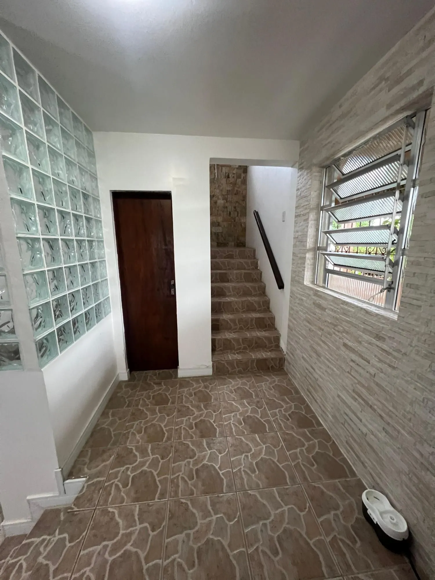 Imagem Casa Residencial Semimobiliada com 2 Suítes e Piscina em Viamão, RS