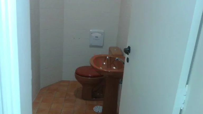 Imagem Sala Comercial de 374m² com 8 Vagas para Alugar na Berrini