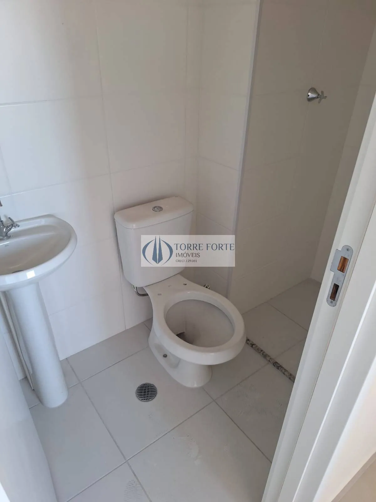 Imagem Apartamento com 2 dormitórios sem vaga em Itaquera.