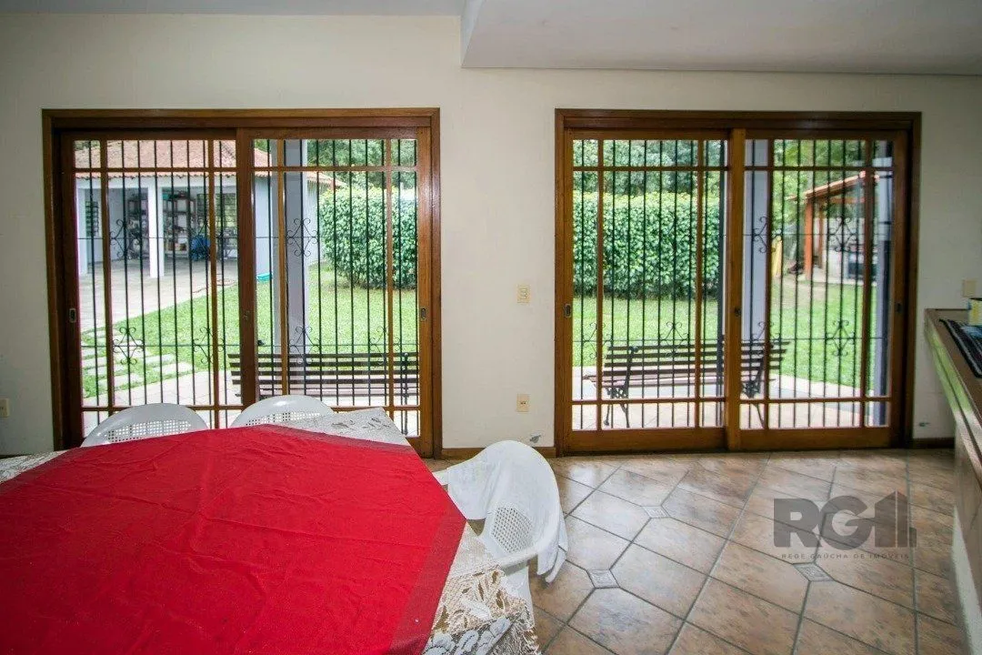 Imagem Sobrado com 6 suites, lareira, lavabo, pátio - Bairro Belém Velho