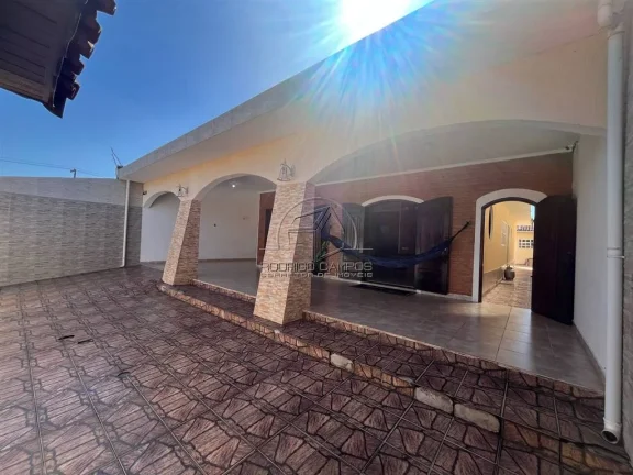 Imagem Espaçosa Casa Térrea 4 Quartos com Piscina em Agenor de Campos