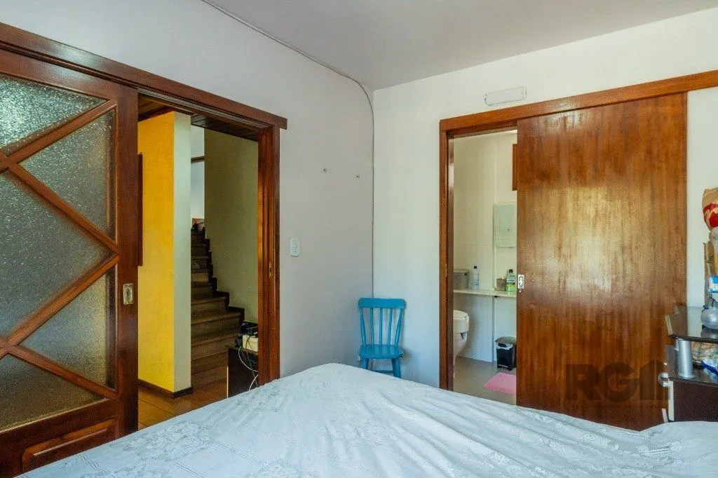Imagem Casa com 4 dormitórios no bairro Gloria