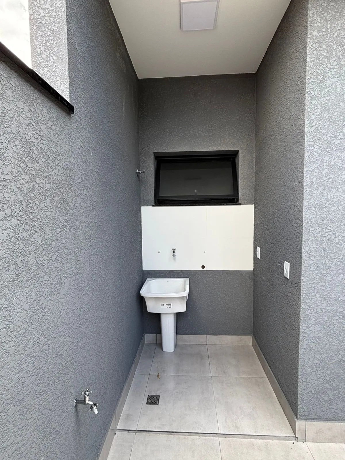 Imagem Casa Térrea no Condomínio Villagge Ipanama 1 - 3 Dormitórios, Suíte e Área Gourmet