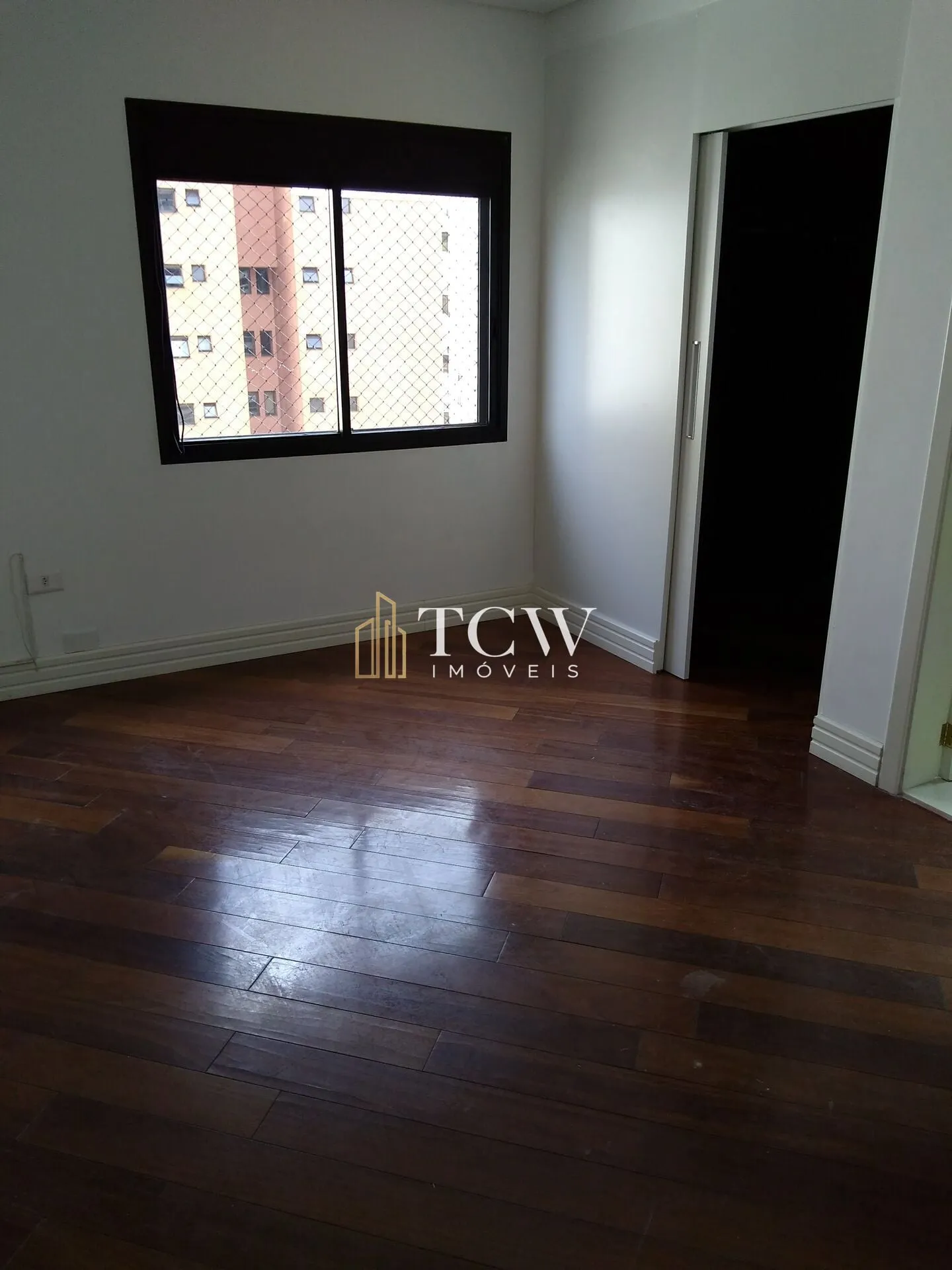 Imagem Apartamento Padrão com 4 dorm no Paraíso