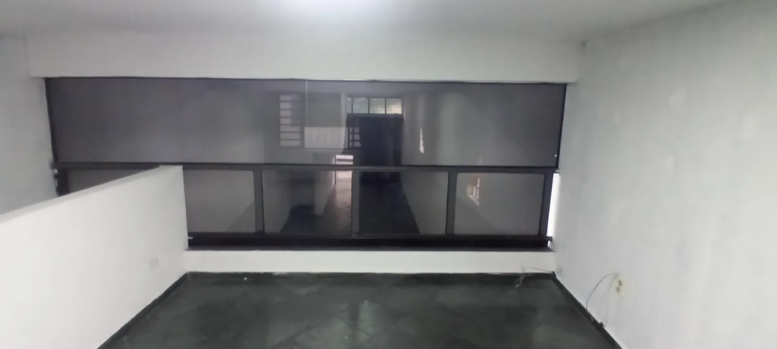 Imagem Salão Comercial de 150 m² | Mezanino | 2 banheiros | 2 cômodos com pia | 1 cômodo nos fundos | Avenida São Paulo, Zona Leste de Sorocaba/SP
