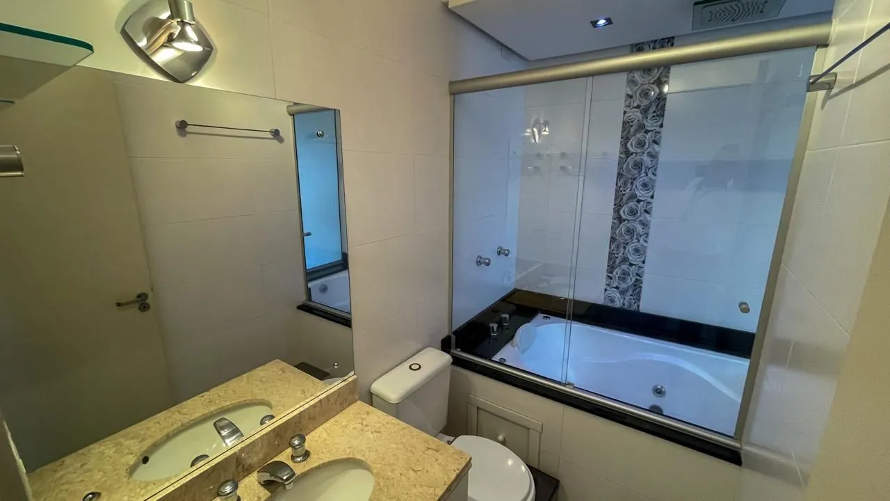 Imagem Casa em Condomínio 4 Dormitórios com Suíte no Lindoia - Porto Alegre