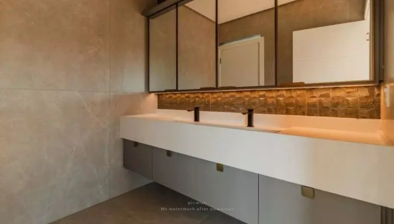 Imagem Casa 423 m², 4 suítes no Elegante Condomínio Saint Moritz, Mato Queimado Gramado