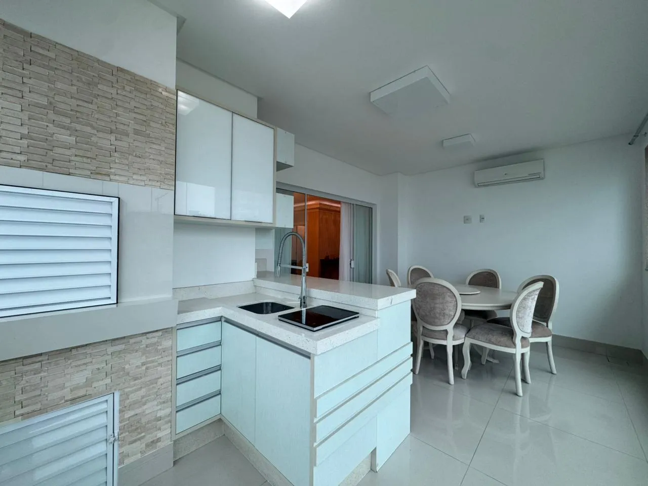 Imagem Apartamento com vista para o mar à venda com 171m2 por R$ 3.500.000,00