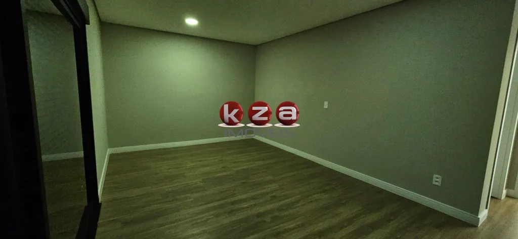 Imagem Belíssima casa a venda no condomínio Mont'Alcino em Valinhos-SP. 210 metros, 3 suítes, ampla sala, piscina, gourmet, 5 banheiros, 4 vagas,