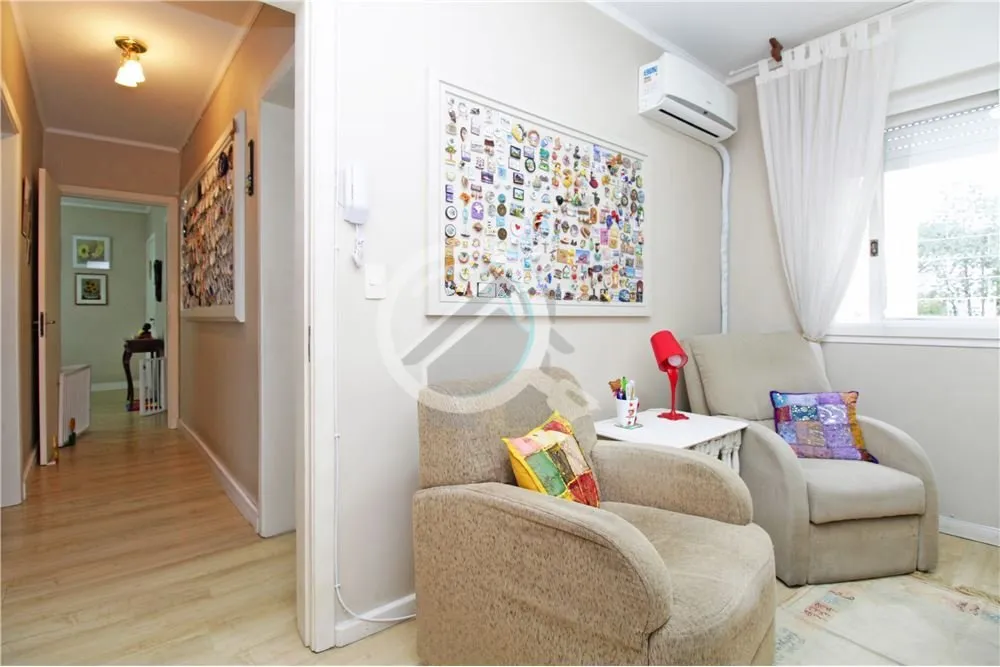 Imagem Venha conhecer este incrível apartamento semimobiliado, arejado e com ventilação natural! São tr...