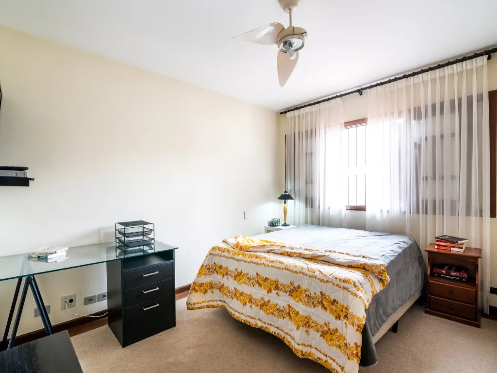 Imagem Imperdível casa à venda em São Paulo-SP, no Jardim das Bandeiras! 4 quartos, 2 suítes, 4 vagas de garagem e 300m² de área!
