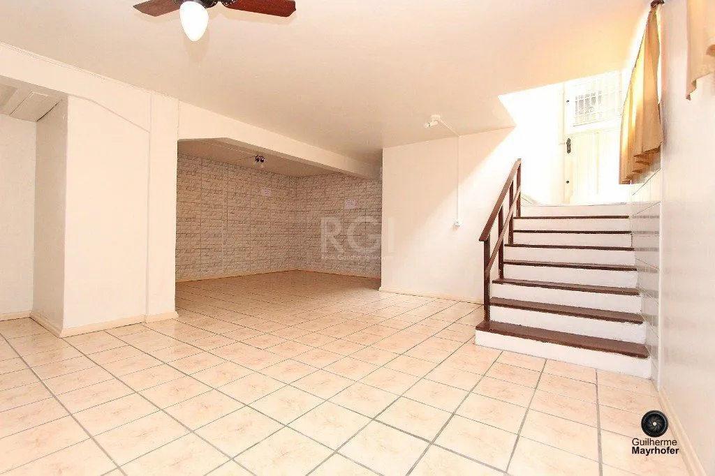 Imagem Casa para Venda - 233m², 4 dormitórios, 5 vagas - Nonoai
