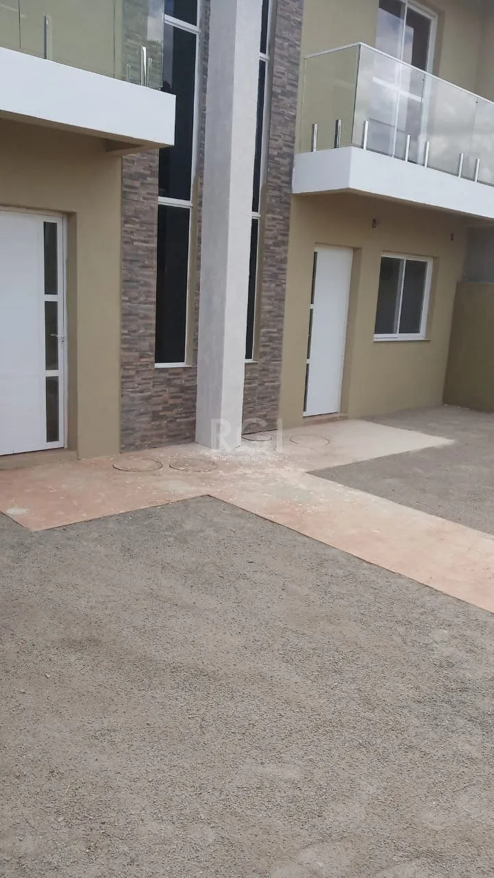 Imagem Sobrado 2 dormitórios, vaga de garagem, Bairro Passos dos Ferreiros