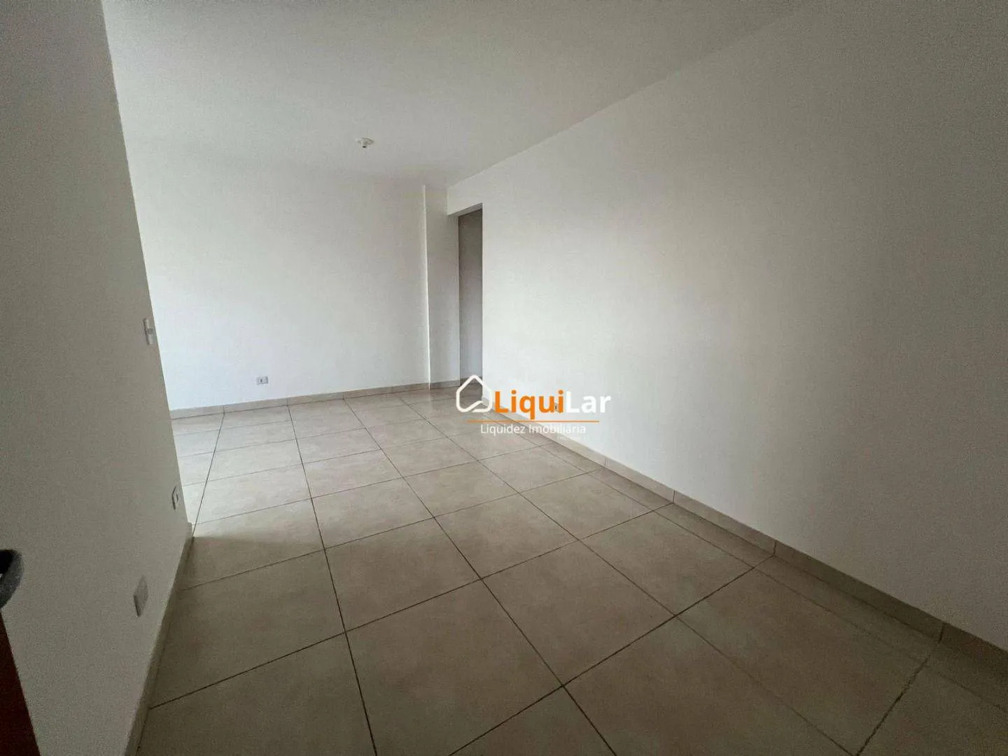 Imagem Apartamento para Locação no Edifício Pernambuco com 77 m², 3 Quartos, Suíte e 2 Vagas